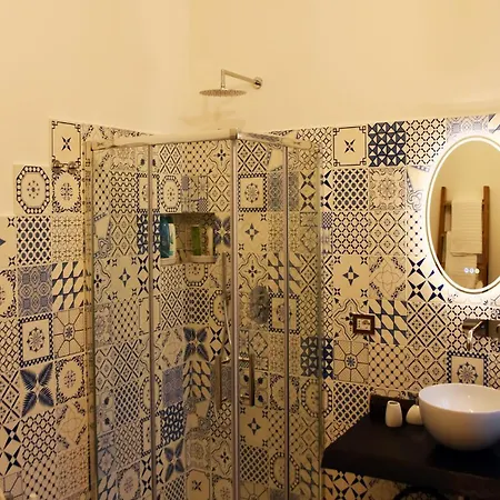 Dimora Di Mezzo Feriehus Castro (Lecce)